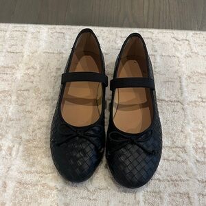 Elegant Black Woven Women's Flats